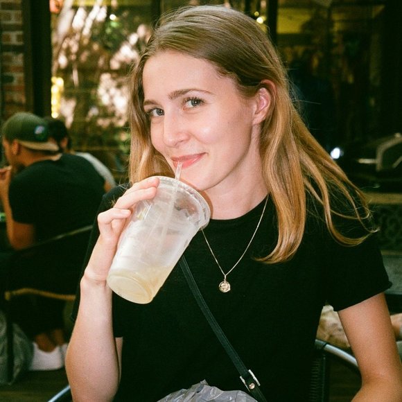 Meet your Posher, Lauren - Picture 1 of 1